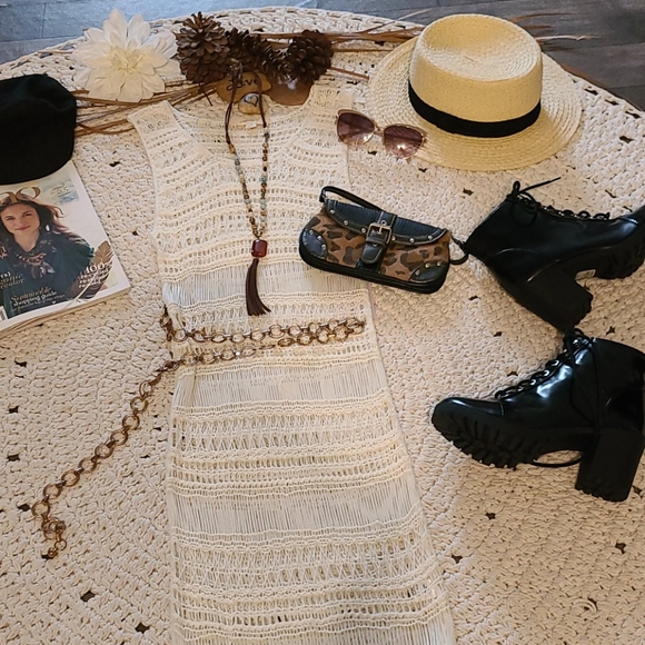 NEW NWT  BOHO CREAMY WHITE  CROCHET DRESS COVERUP. - Picture 4 of 15